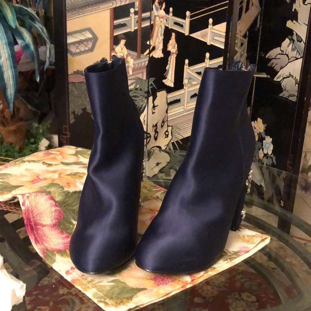 Shoes - Picture 5 of 5